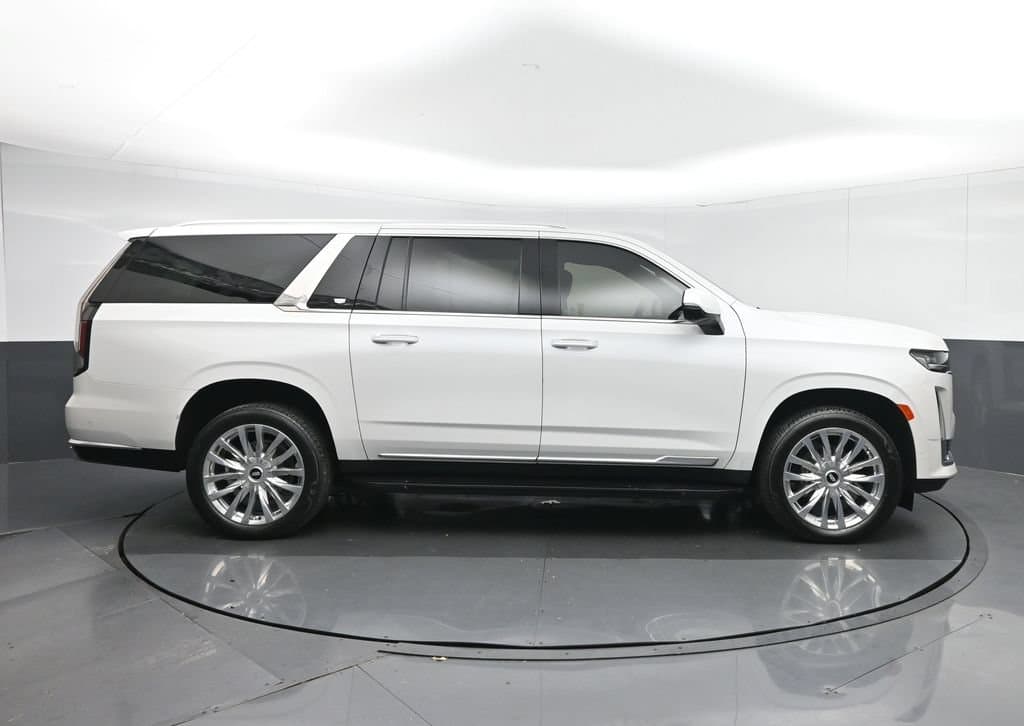 2024 Cadillac Escalade ESV Premium, photo 8 of 90
