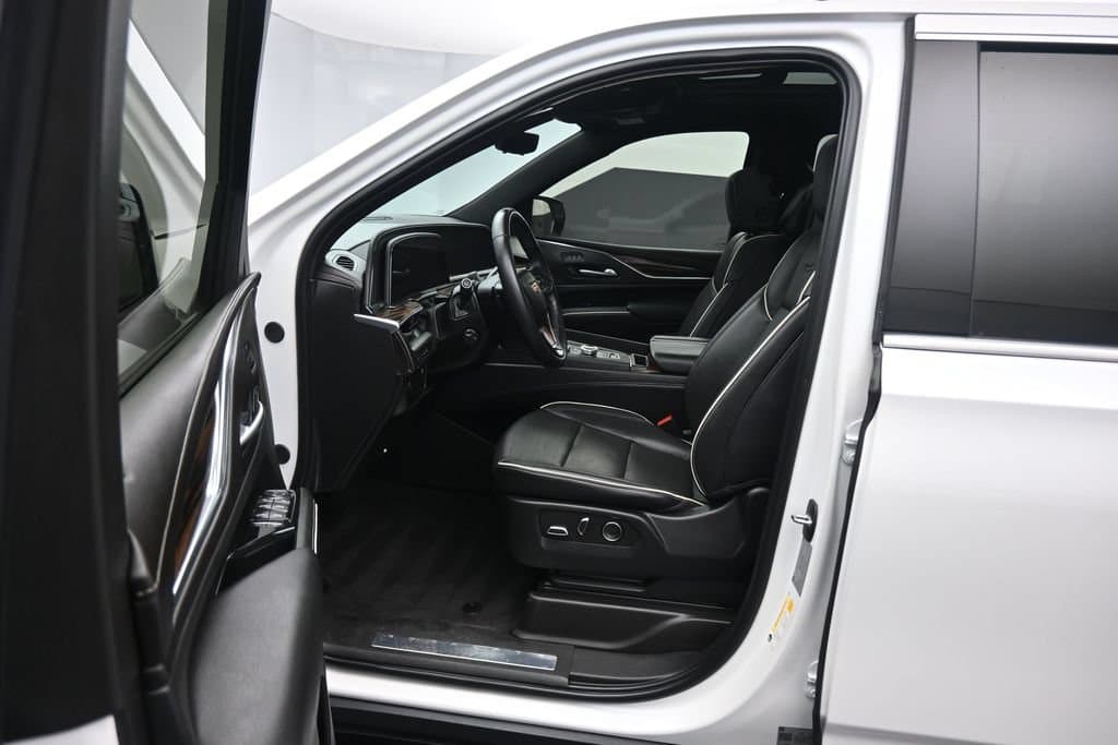 2024 Cadillac Escalade ESV Premium, photo 11 of 90