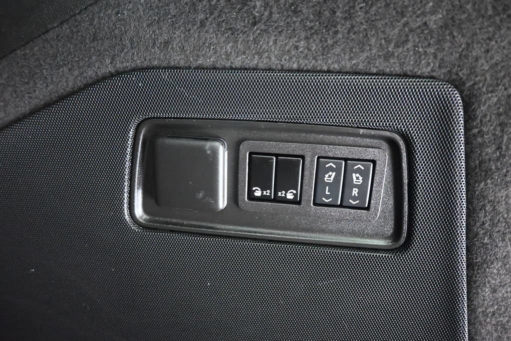 2024 Cadillac Escalade ESV Premium, photo 72 of 90