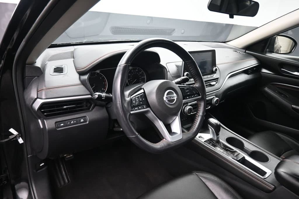 2021 Nissan Altima 2.5 SR, photo 13 of 56