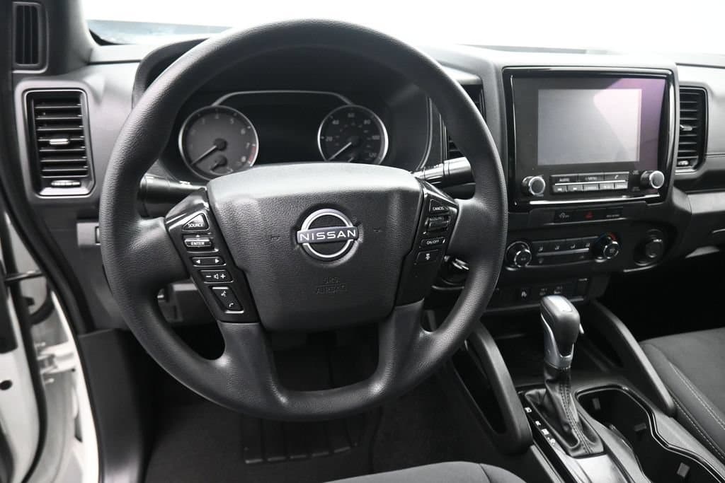2023 Nissan Frontier SV, photo 14 of 59