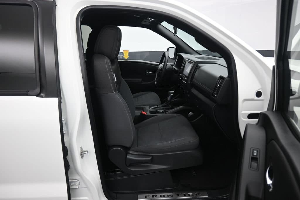 2023 Nissan Frontier SV, photo 43 of 59