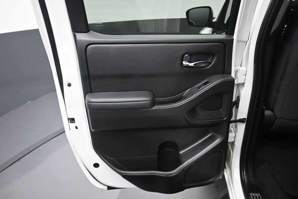 2023 Nissan Frontier SV, photo 28 of 59
