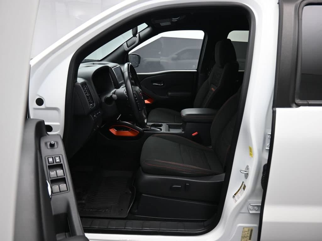 2022 Nissan Frontier PRO-4X, photo 11 of 60