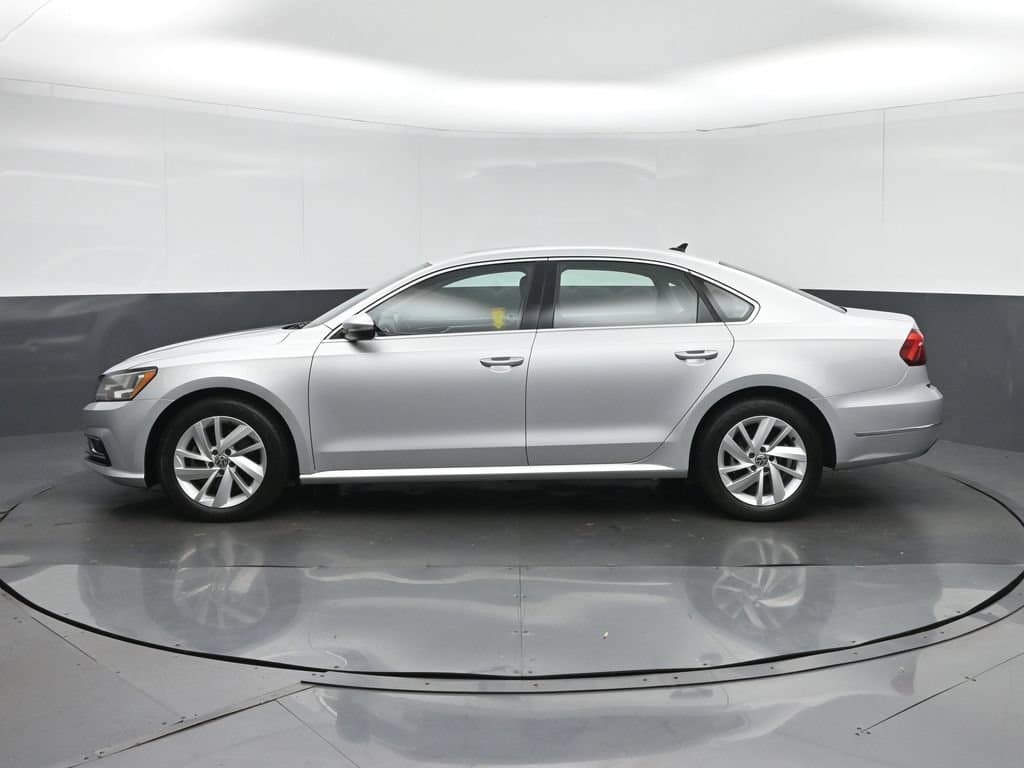 2018 Volkswagen Passat 2.0T SE w/Technology, photo 4 of 59