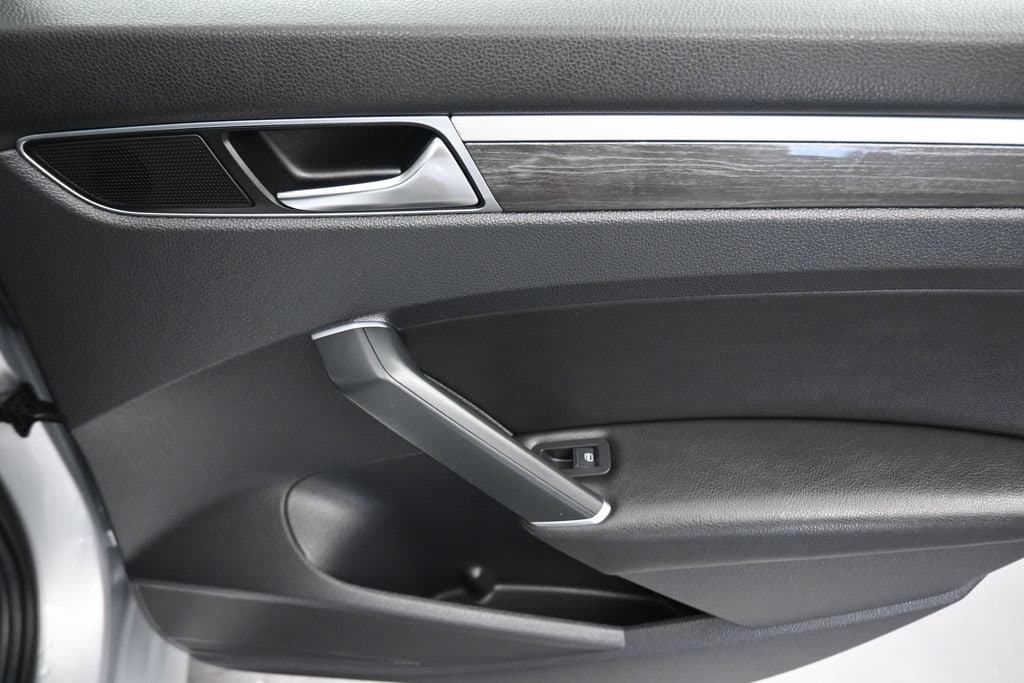 2018 Volkswagen Passat 2.0T SE w/Technology, photo 35 of 59