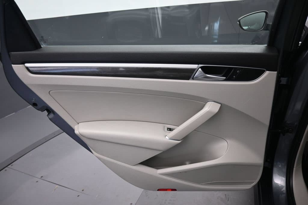 2017 Volkswagen Passat 1.8T SE, photo 30 of 56