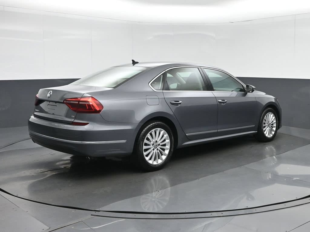 2017 Volkswagen Passat 1.8T SE, photo 7 of 56