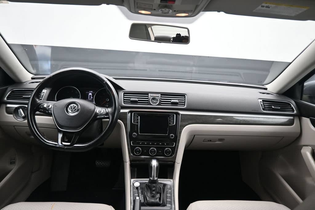 2017 Volkswagen Passat 1.8T SE, photo 38 of 56