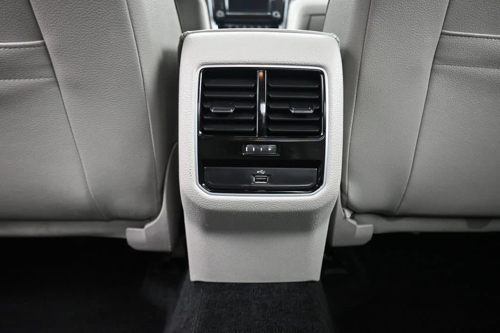 2017 Volkswagen Passat 1.8T SE, photo 34 of 56