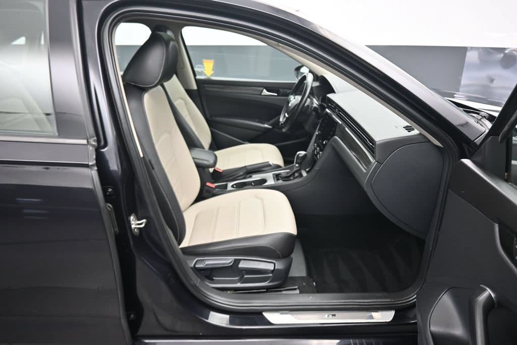 2020 Volkswagen Passat 2.0T R-Line, photo 44 of 62