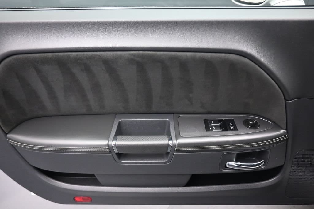2009 Dodge Challenger SRT8, photo 10 of 48