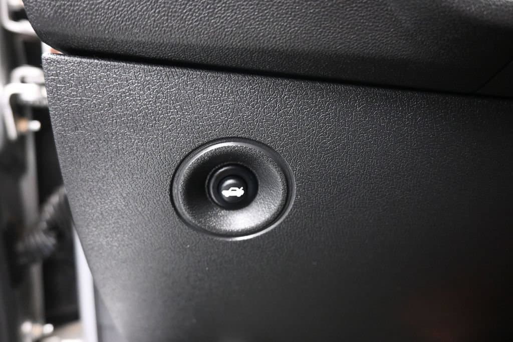 2009 Dodge Challenger SRT8, photo 25 of 48