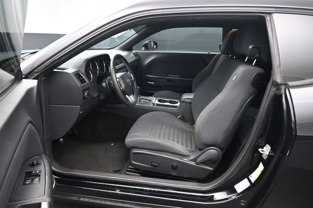 2012 Dodge Challenger SXT, photo 11 of 51
