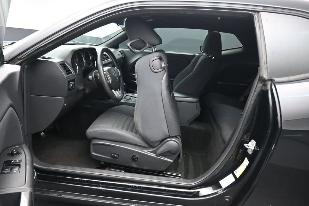 2012 Dodge Challenger SXT, photo 27 of 51