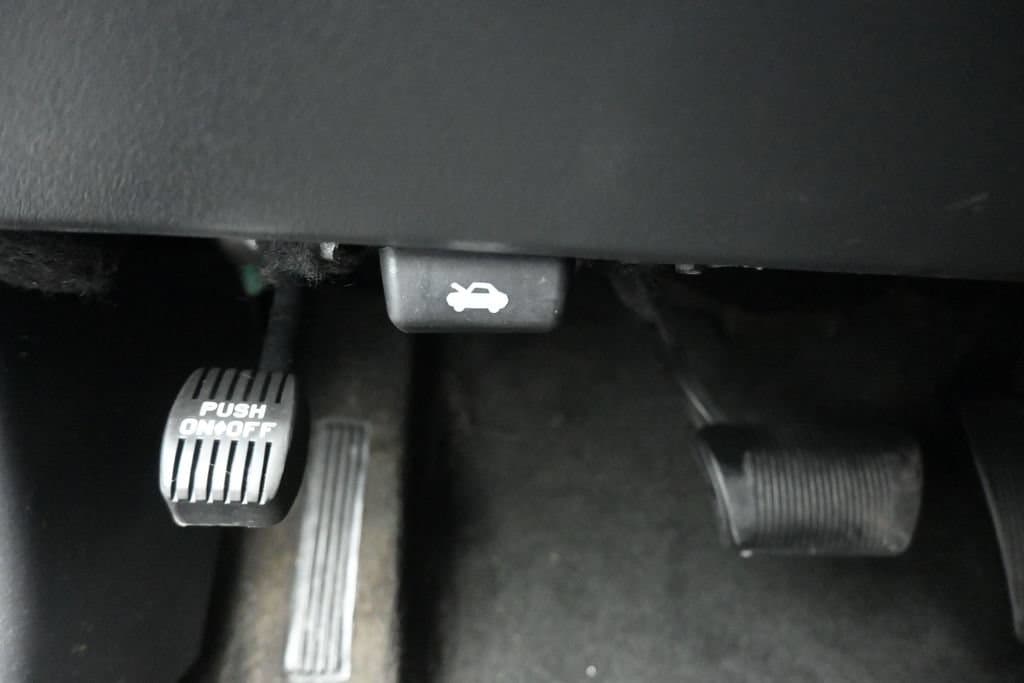 2012 Dodge Challenger SXT, photo 24 of 51