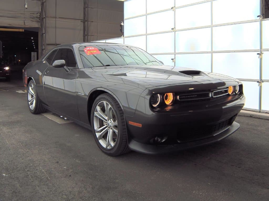 2022 Dodge Challenger R/T, photo 2 of 11