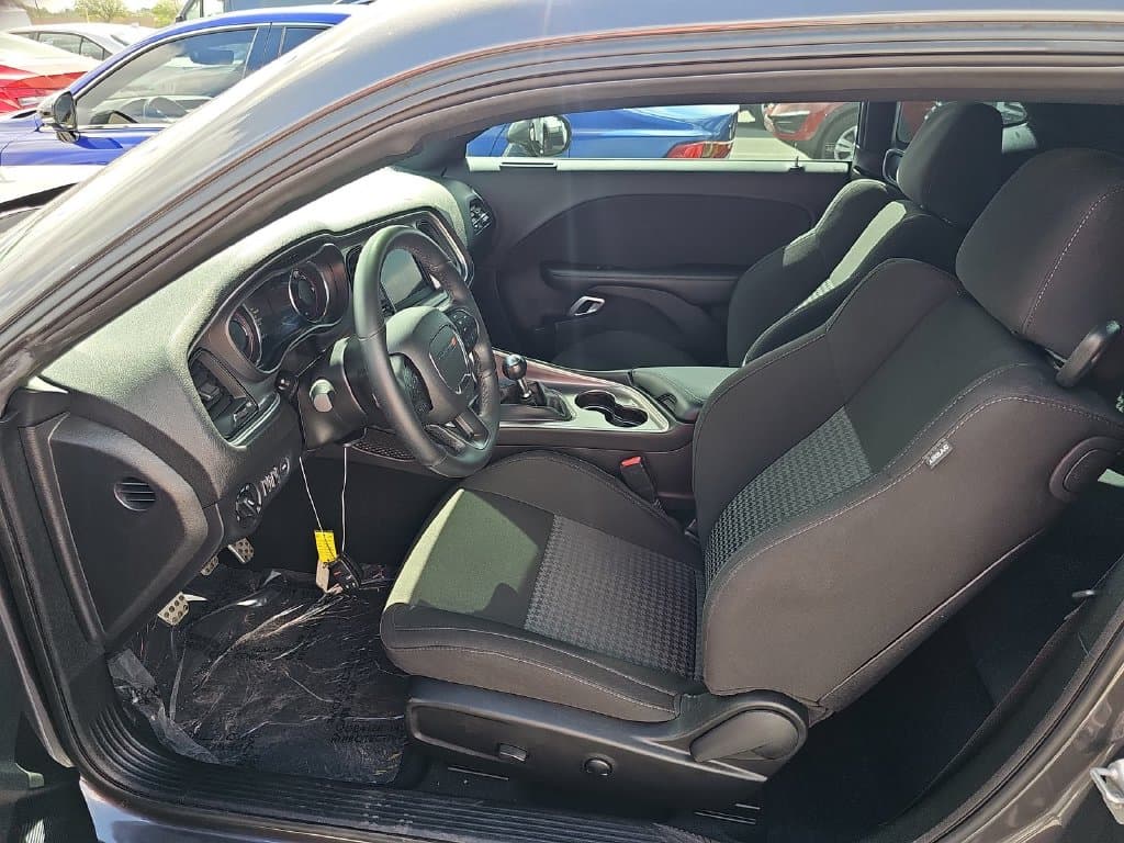 2022 Dodge Challenger R/T, photo 7 of 11