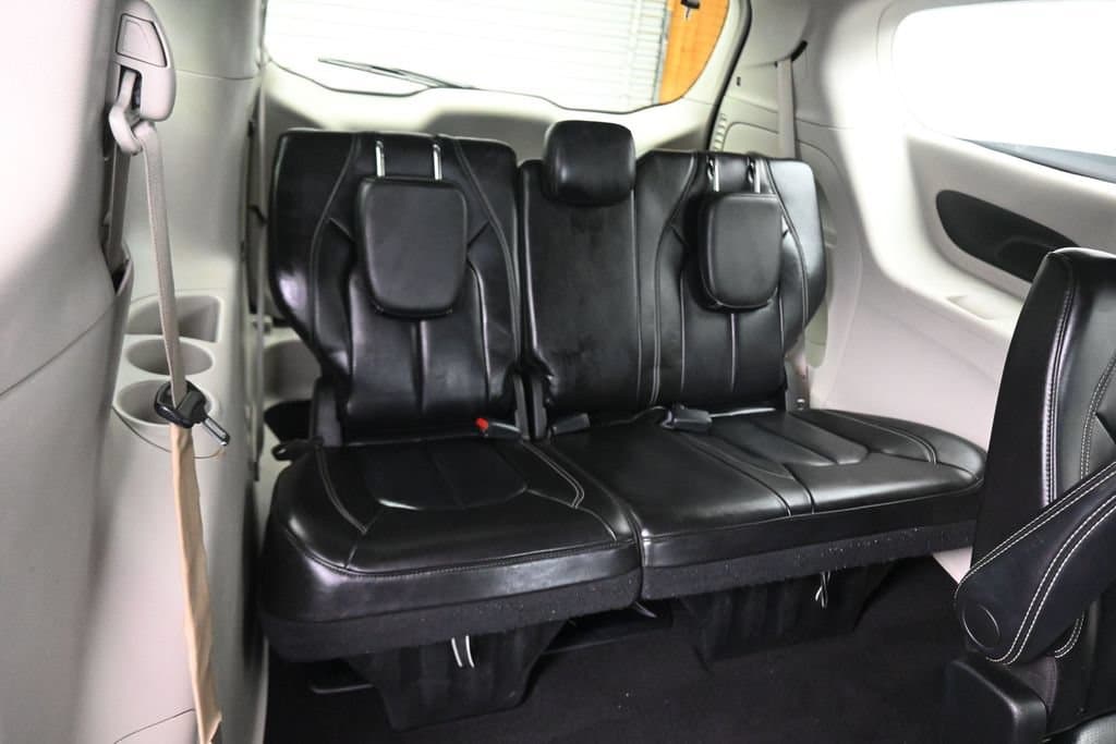 2024 Chrysler Pacifica Touring L, photo 49 of 77