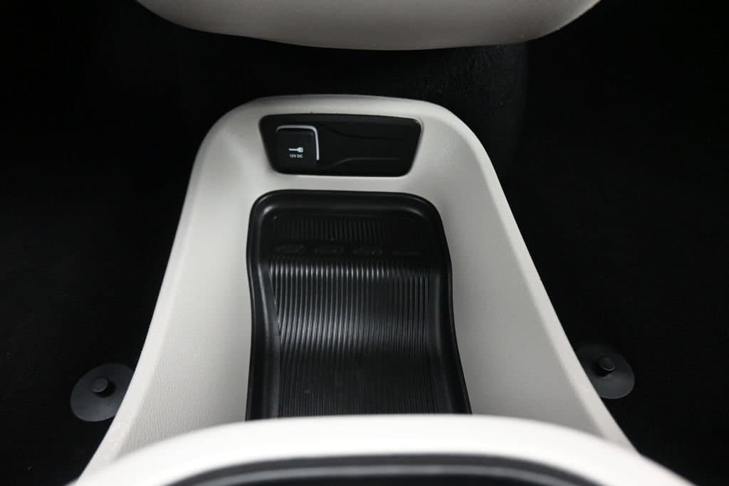 2024 Chrysler Pacifica Touring L, photo 24 of 77