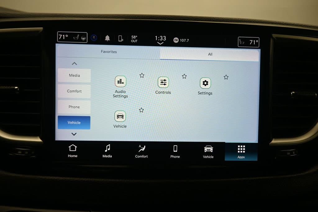 2024 Chrysler Pacifica Touring L, photo 20 of 77