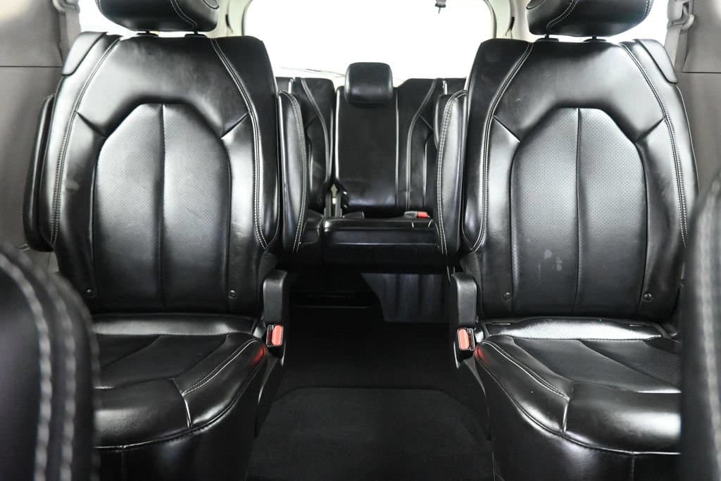 2024 Chrysler Pacifica Touring L, photo 30 of 77