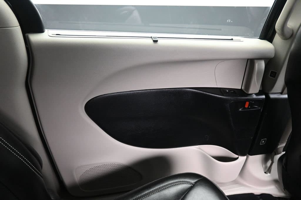 2024 Chrysler Pacifica Touring L, photo 51 of 77