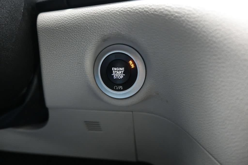 2024 Chrysler Pacifica Touring L, photo 25 of 77