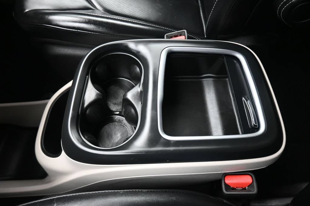 2024 Chrysler Pacifica Touring L, photo 26 of 77