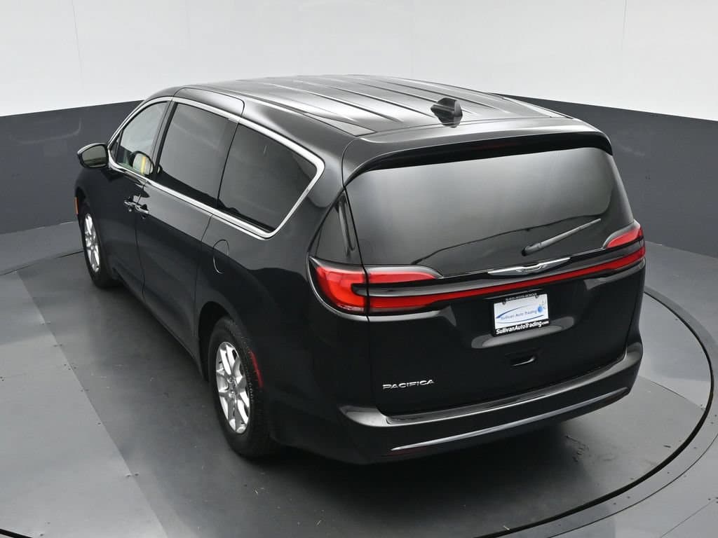 2024 Chrysler Pacifica Touring L, photo 76 of 77