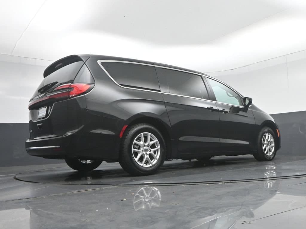 2024 Chrysler Pacifica Touring L, photo 73 of 77