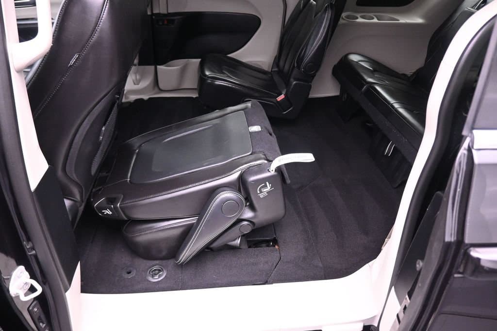 2024 Chrysler Pacifica Touring L, photo 37 of 77