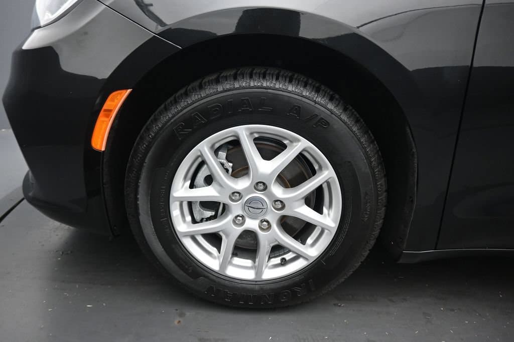 2024 Chrysler Pacifica Touring L, photo 68 of 77