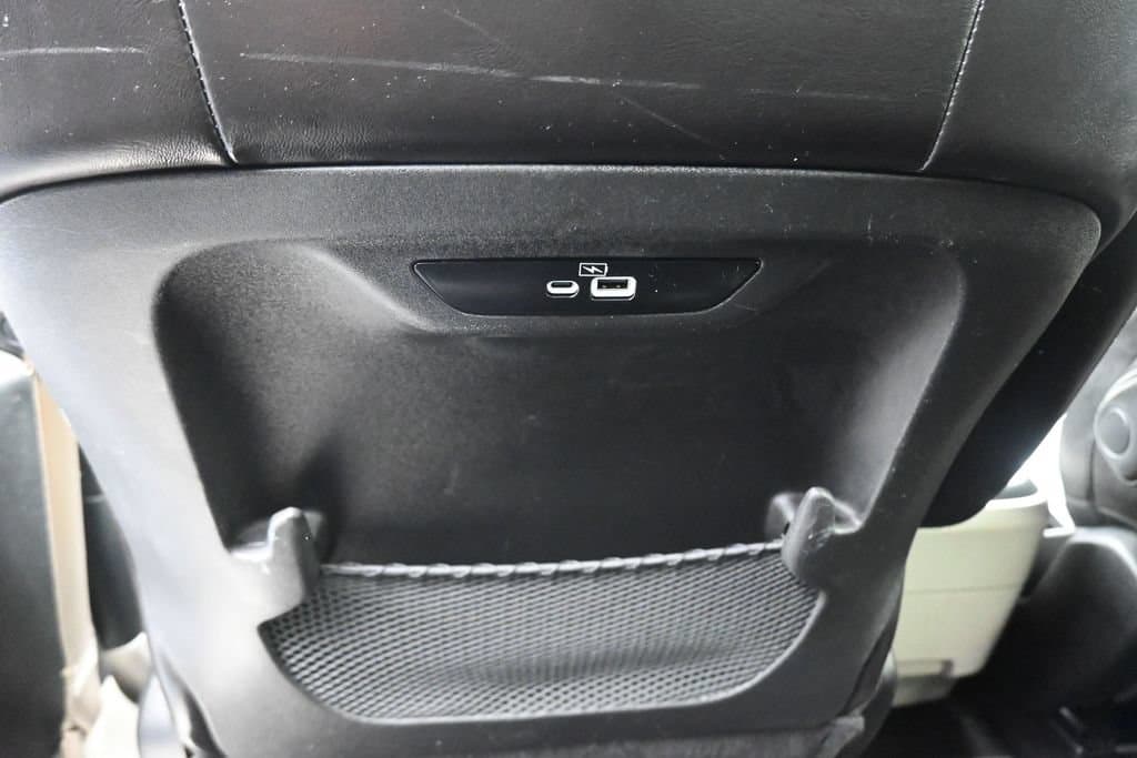 2024 Chrysler Pacifica Touring L, photo 33 of 77