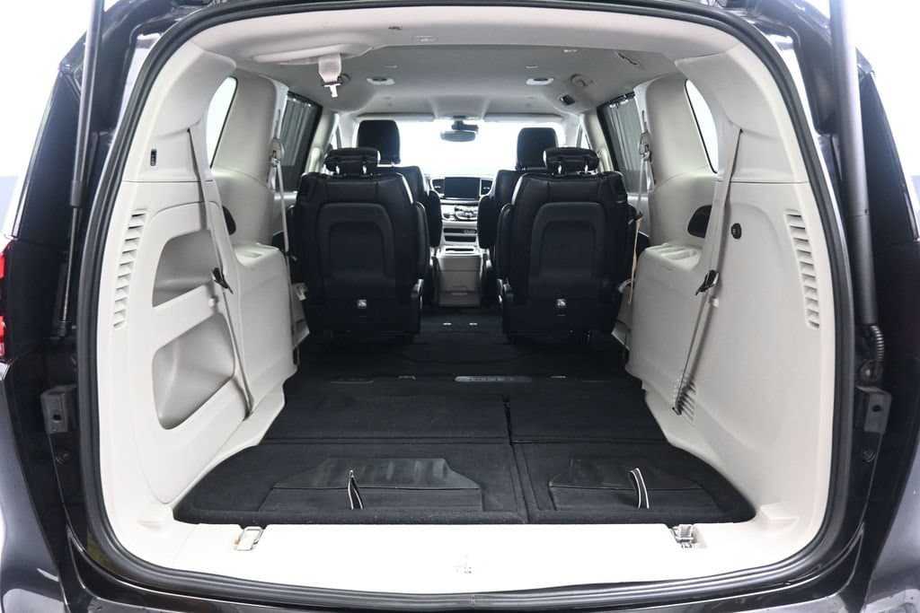 2024 Chrysler Pacifica Touring L, photo 64 of 77