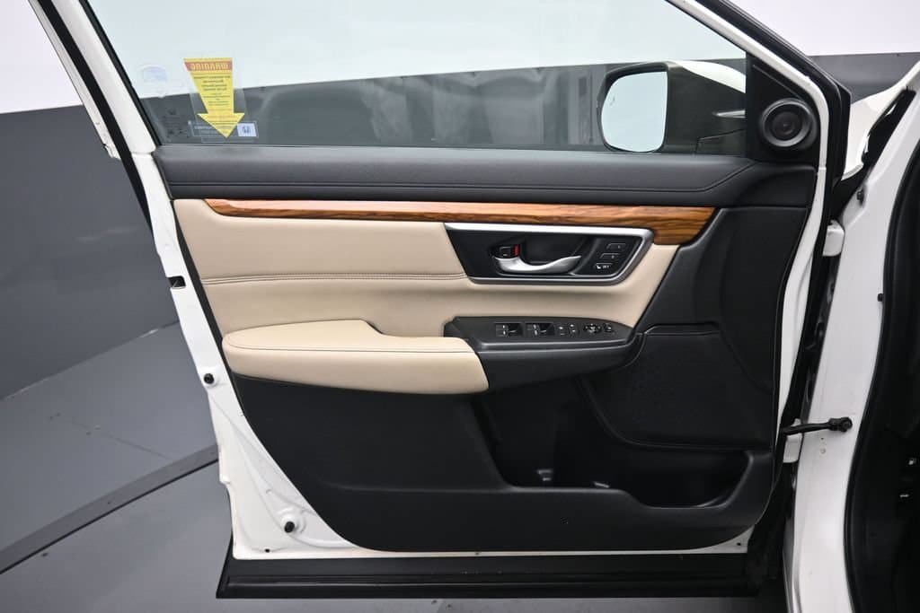 2018 Honda CR-V Touring, photo 9 of 64