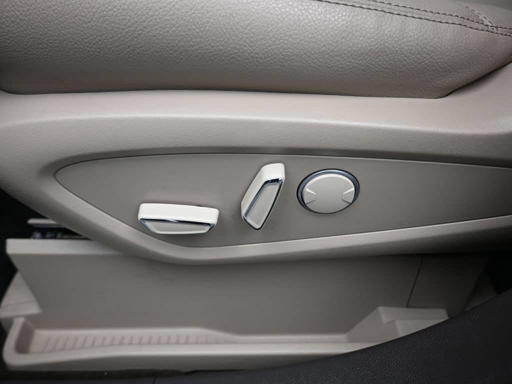 2022 Lincoln Nautilus Standard, photo 12 of 63