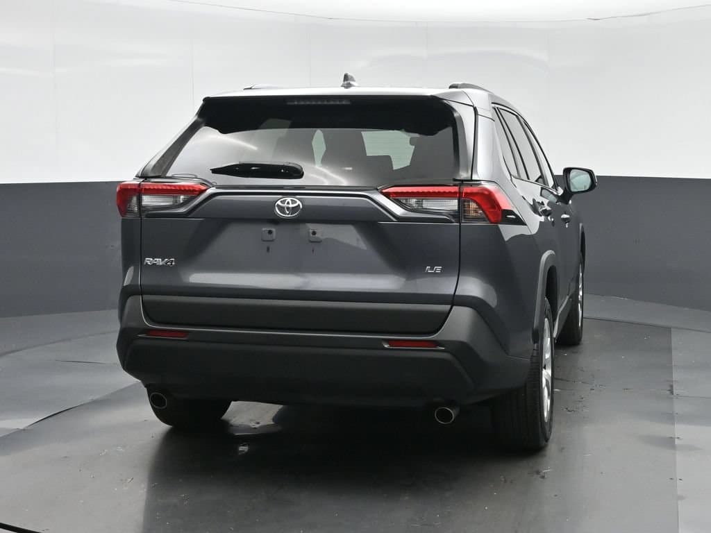 2021 Toyota RAV4 LE, photo 6 of 55