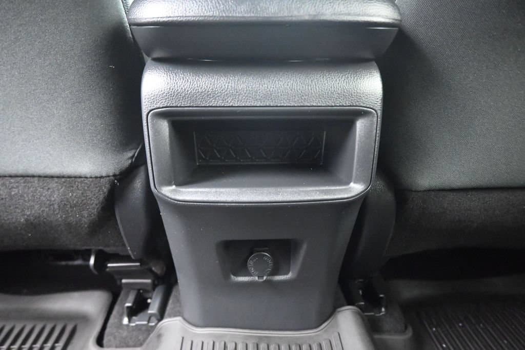2021 Toyota RAV4 LE, photo 31 of 55
