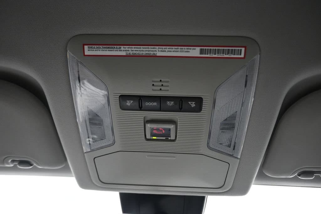 2021 Toyota RAV4 LE, photo 23 of 55