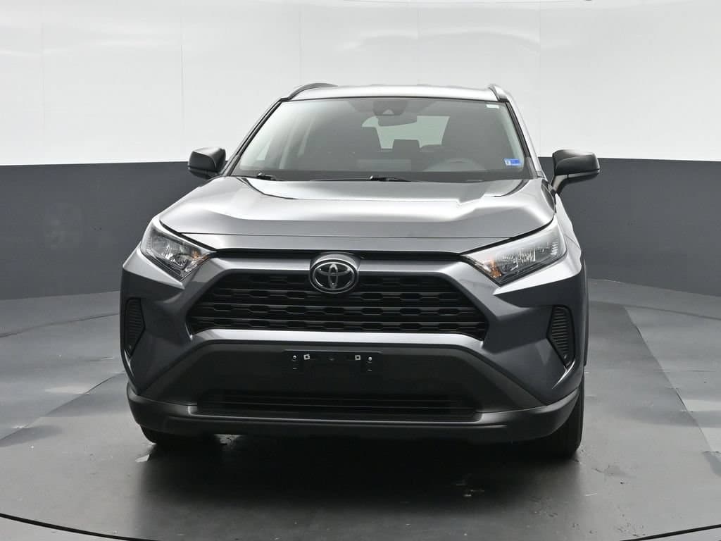 2021 Toyota RAV4 LE, photo 2 of 55