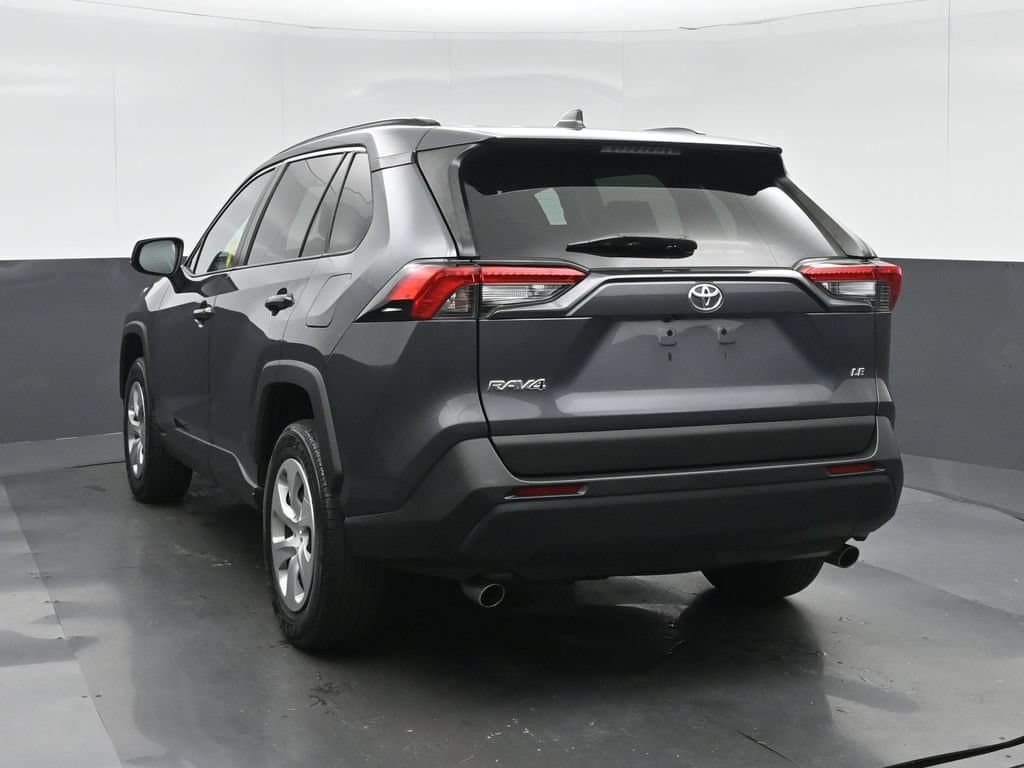 2021 Toyota RAV4 LE, photo 5 of 55