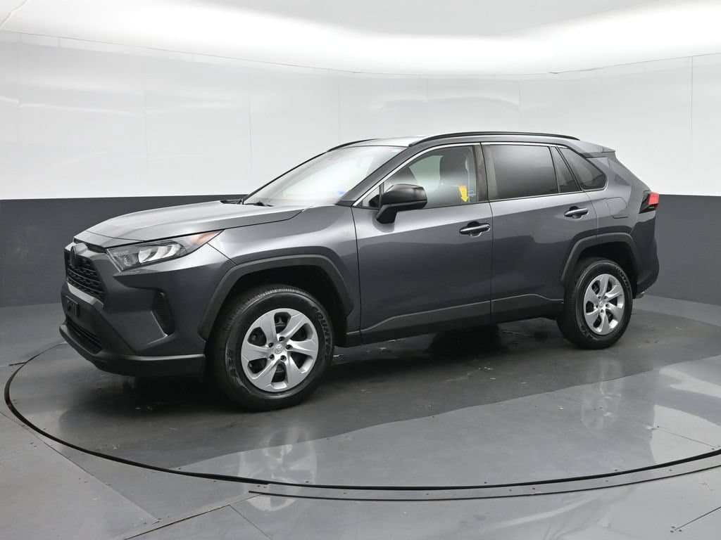 2021 Toyota RAV4 LE, photo 3 of 55