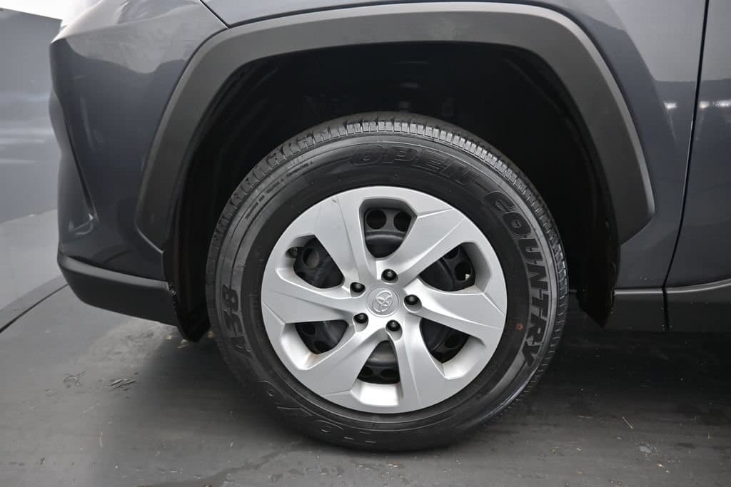 2021 Toyota RAV4 LE, photo 46 of 55