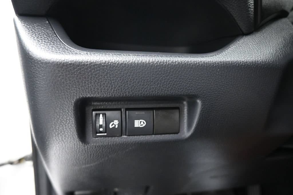 2019 Toyota RAV4 LE, photo 24 of 55