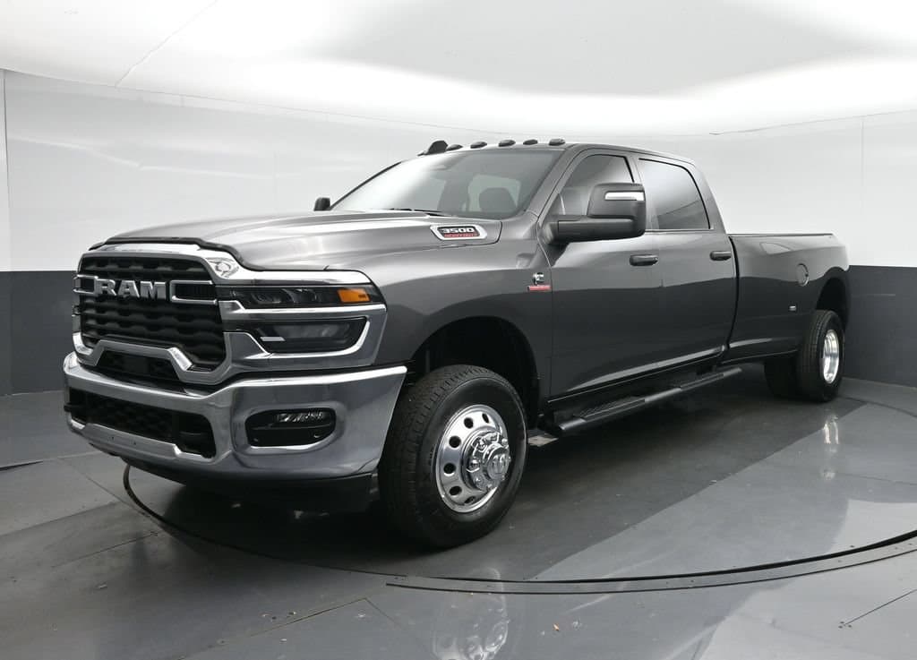 2025 RAM 3500 Tradesman, photo 3 of 65