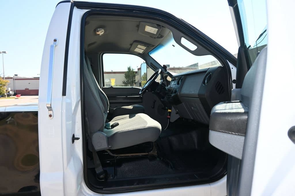 2011 Ford F-750SD XLT DRW, photo 17 of 62