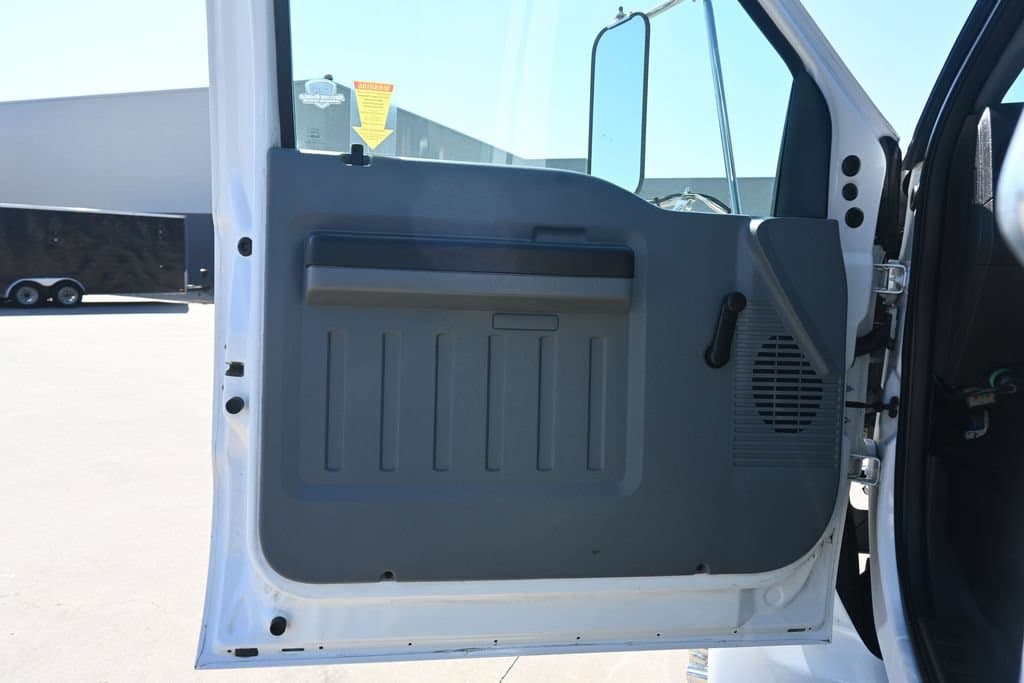 2011 Ford F-750SD XLT DRW, photo 2 of 62