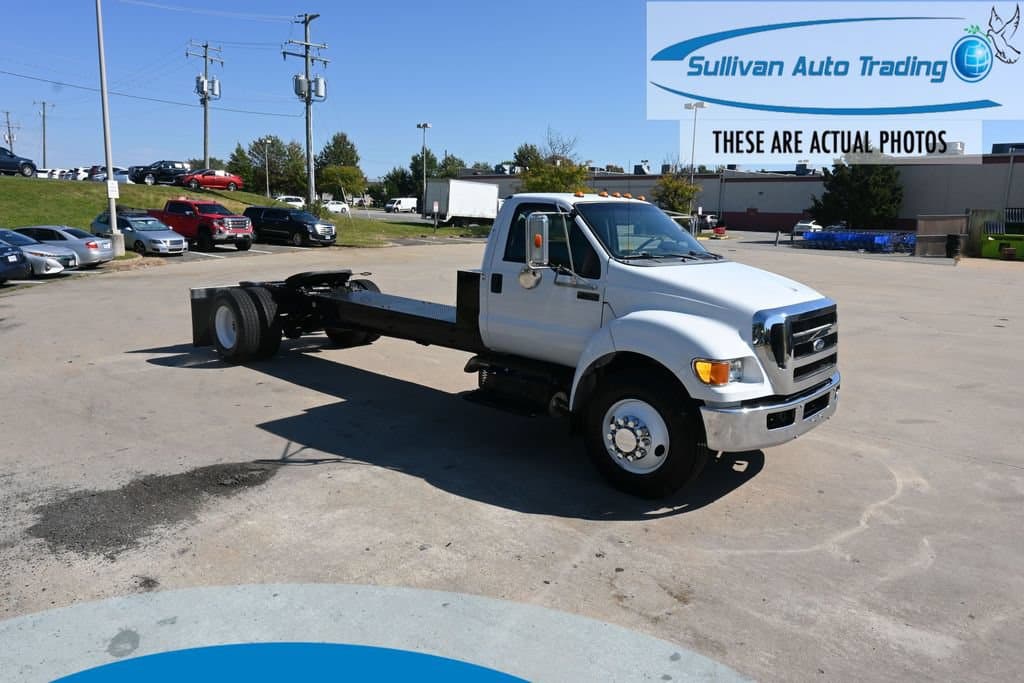 2011 Ford F-750SD XLT DRW, photo 1 of 62
