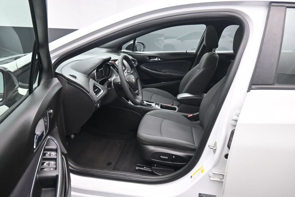2018 Chevrolet Cruze LT, photo 12 of 57